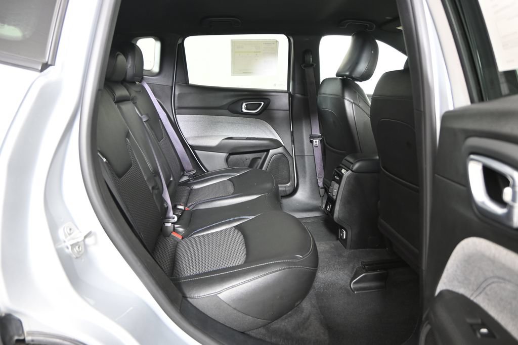Used 2024 Jeep Compass Latitude AWD/4WD image 15