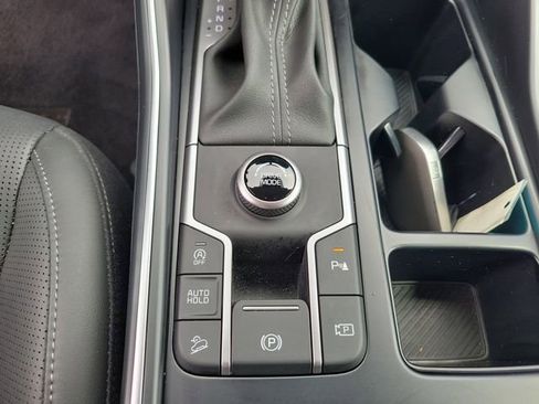 Used 2025 Kia Sorento S FWD image 25