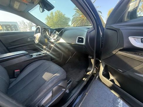 Used 2017 Chevrolet Equinox LT w/ Convenience Package image 10