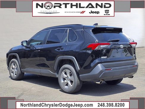 Used 2024 Toyota RAV4 XLE FWD image 2