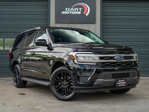 Used 2024 Ford Expedition XLT AWD/4WD image 1