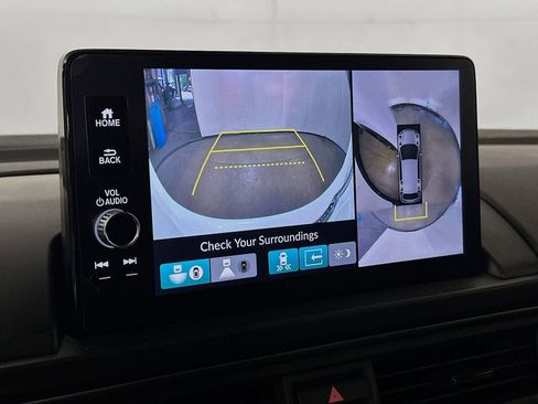 Used 2025 Honda Pilot TrailSport image 28