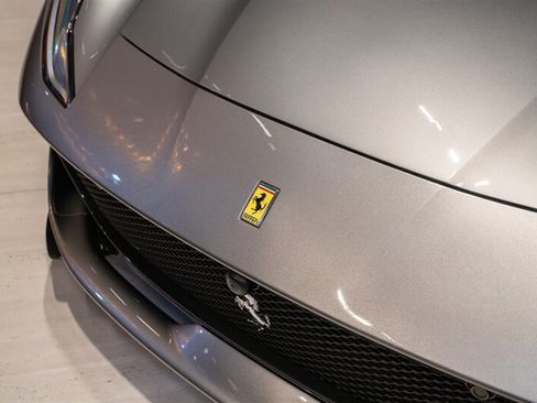 Used 2019 Ferrari 812 Superfast RWD image 12