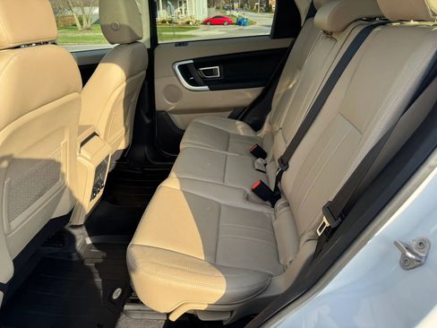 Used 2018 Land Rover Discovery Sport HSE image 33