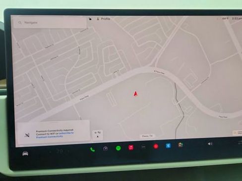 Used 2022 Tesla Model X image 43