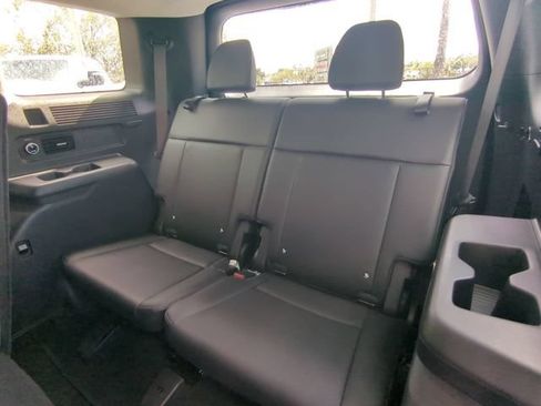 Used 2025 Hyundai Santa Fe SEL FWD image 16