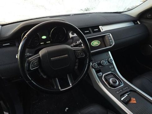 Used 2017 Land Rover Range Rover Evoque SE image 6