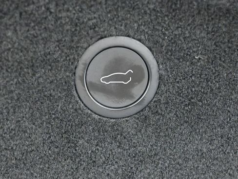 Used 2023 Tesla Model X image 24