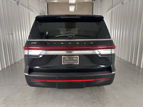 Used 2022 Lincoln Navigator Reserve image 6