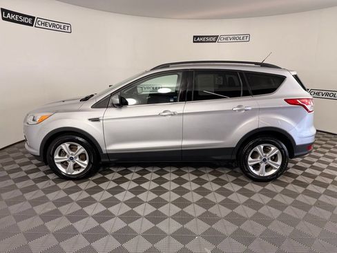 Used 2016 Ford Escape SE w/ Equipment Group 201A AWD/4WD image 3