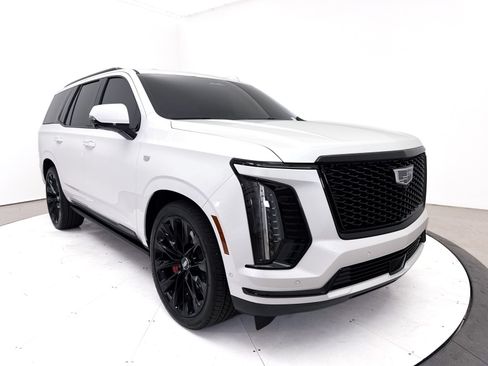 Used 2025 Cadillac Escalade Sport Platinum w/ LPO, ONYX Package AWD/4WD image 14