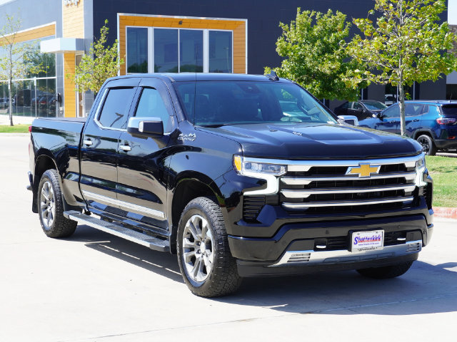 Used 2024 Chevrolet Silverado 1500 High Country w/ Technology Package AWD/4WD image 3