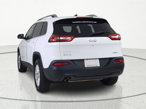 Used 2016 Jeep Cherokee Latitude w/ Comfort & Sound Group AWD/4WD image 3