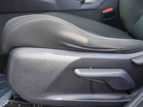 Used 2021 Toyota RAV4 LE w/ Carpet Mat Package (TMS) FWD image 29