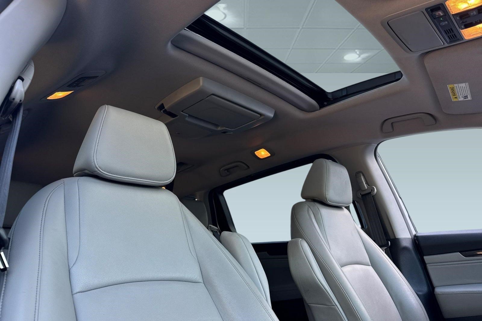 Certified 2024 Honda Odyssey Touring image 25