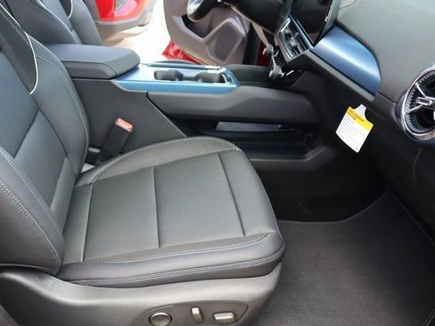 New 2025 Chevrolet Equinox EV LT w/ Convenience Package II image 12