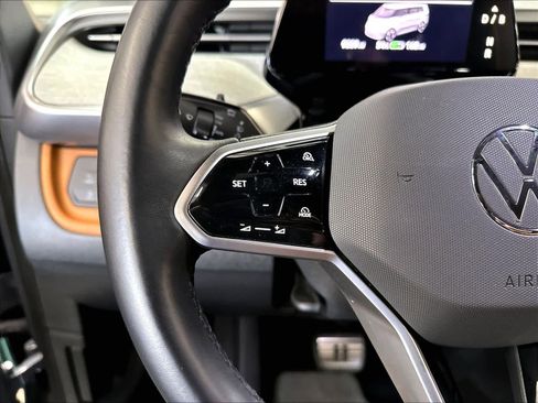 Used 2025 Volkswagen ID. Buzz Pro S RWD image 13