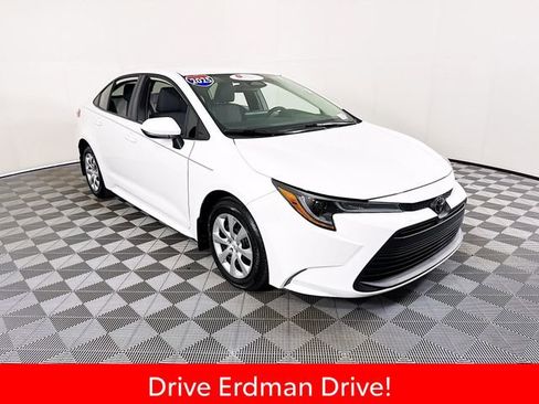 Certified 2025 Toyota Corolla LE FWD image 1