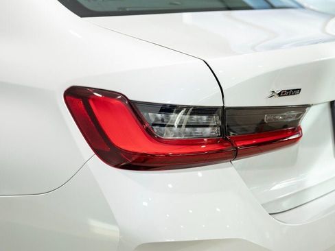 Used 2026 BMW 330i xDrive Sedan w/ Premium Package image 9