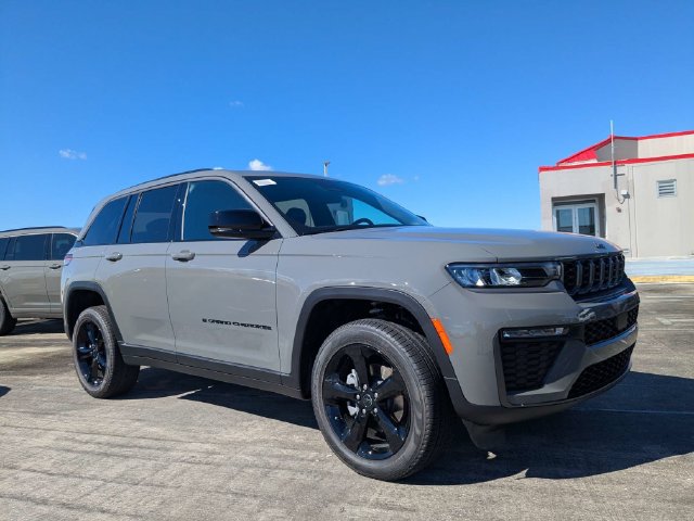New 2027 Jeep Grand Cherokee Limited w/ Limited Altitude Package RWD image 2