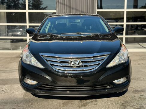 Used 2011 Hyundai Sonata SE FWD image 2