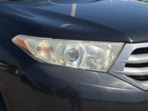 Used 2013 Toyota Highlander Limited FWD image 31