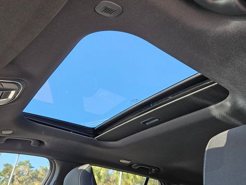 Certified 2025 Jeep Grand Cherokee Laredo X w/ Luxury Tech Group I image 17