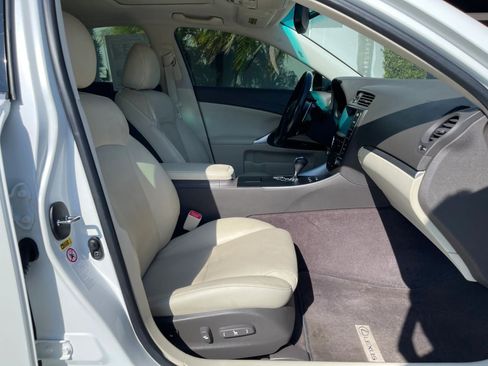 Used 2013 Lexus IS 250 w/ Premium Pkg Value Edition RWD image 23