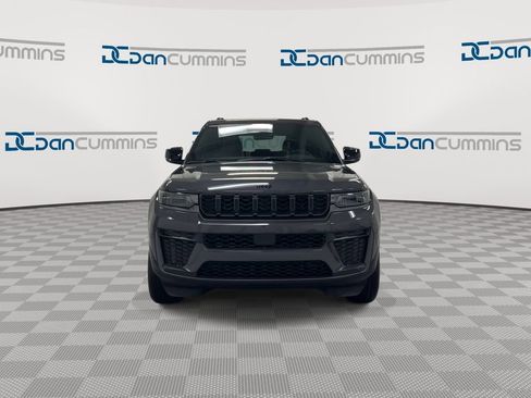 New 2026 Jeep Grand Cherokee Altitude AWD/4WD image 3