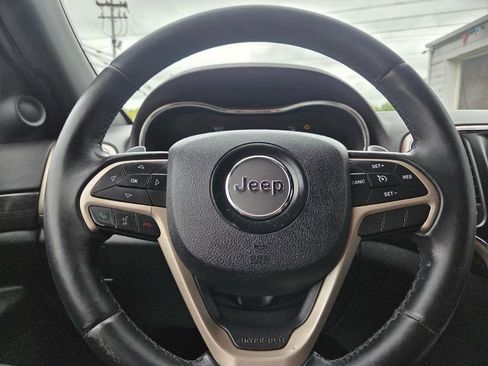 Used 2014 Jeep Grand Cherokee Laredo w/ 18" Wheel & 8.4" Radio Group AWD/4WD image 18