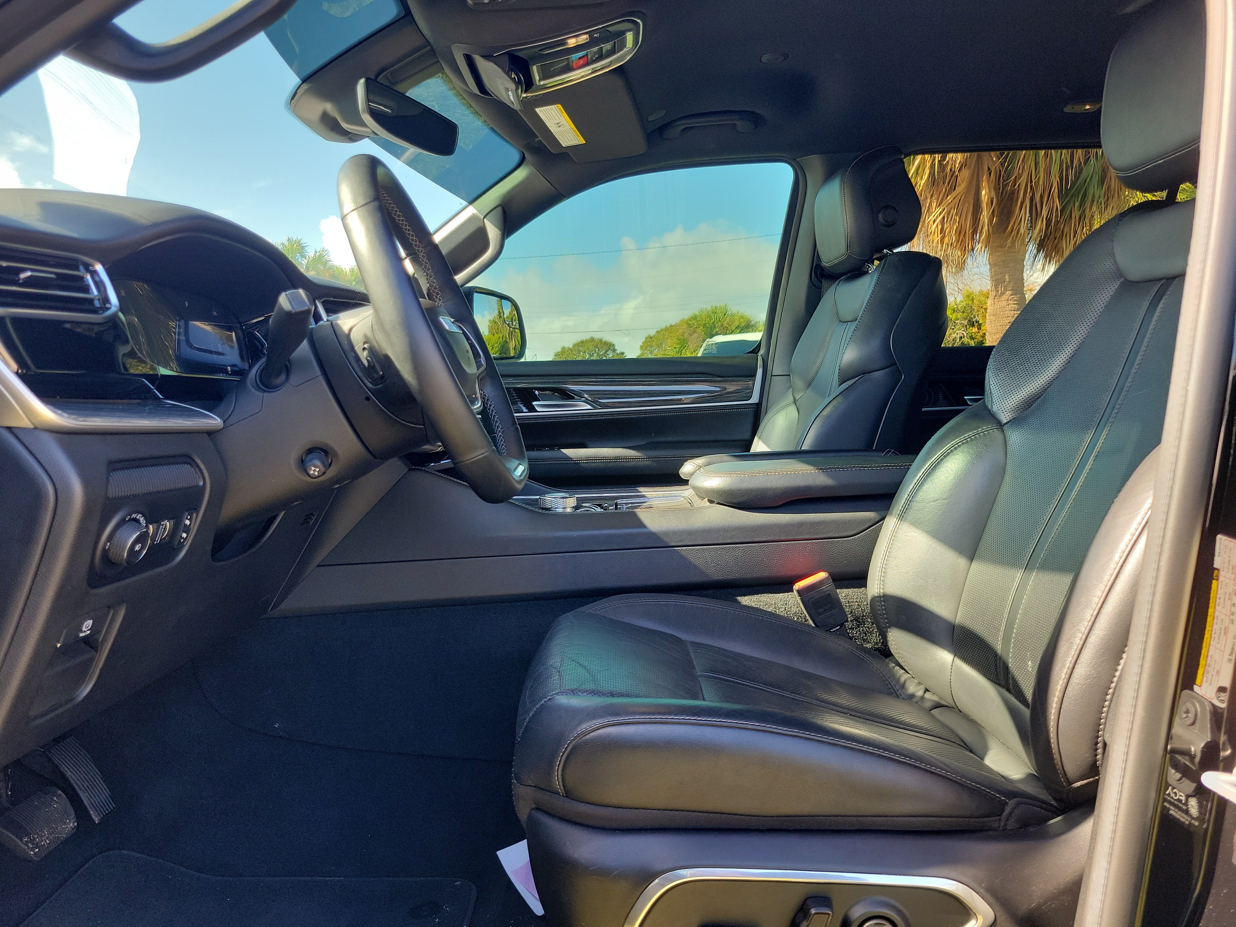 Used 2022 Jeep Wagoneer Series II RWD image 11
