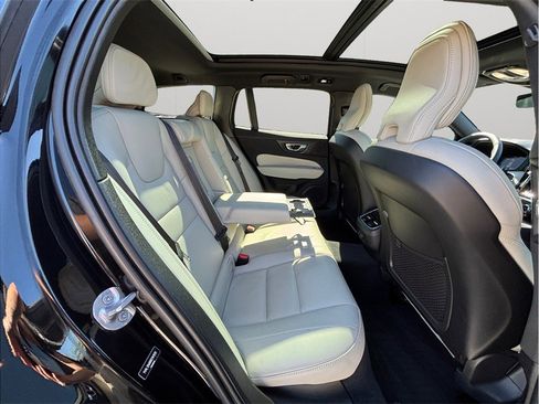 Used 2024 Volvo V60 B5 Cross Country Ultimate w/ Climate Package image 46