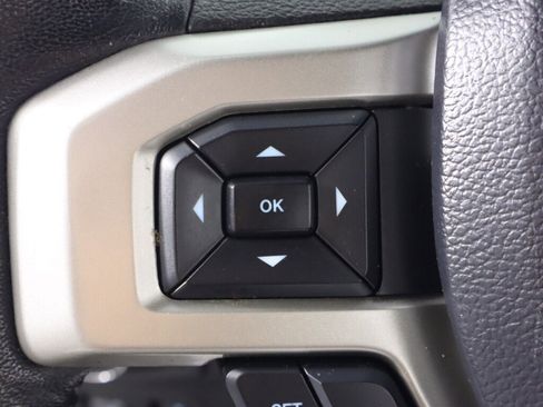 Used 2020 Ford F150 Lariat w/ Trailer Tow Package image 13