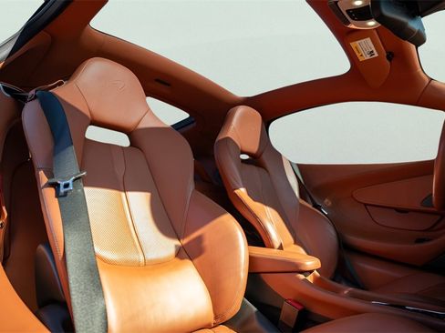 Used 2017 McLaren 570S image 43