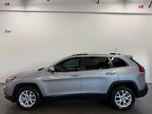 Used 2015 Jeep Cherokee Latitude w/ Comfort/Convenience Group FWD image 3