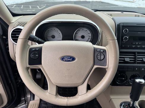 Used 2008 Ford Explorer Sport Trac XLT image 31