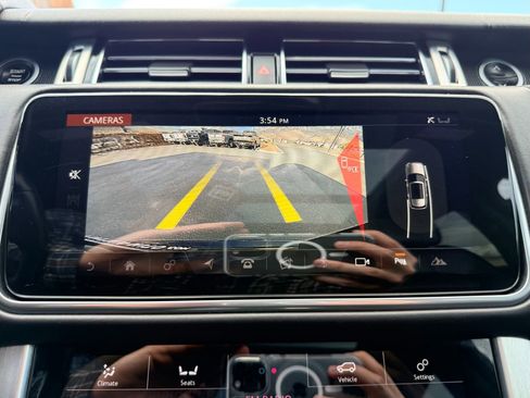 Used 2020 Land Rover Range Rover Long Wheelbase HSE image 17