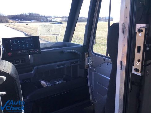 Used 2024 Chevrolet Brightdrop 600 w/ Commercial Equipment Package image 34