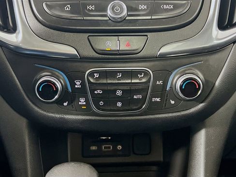 Used 2022 Chevrolet Equinox LT image 14