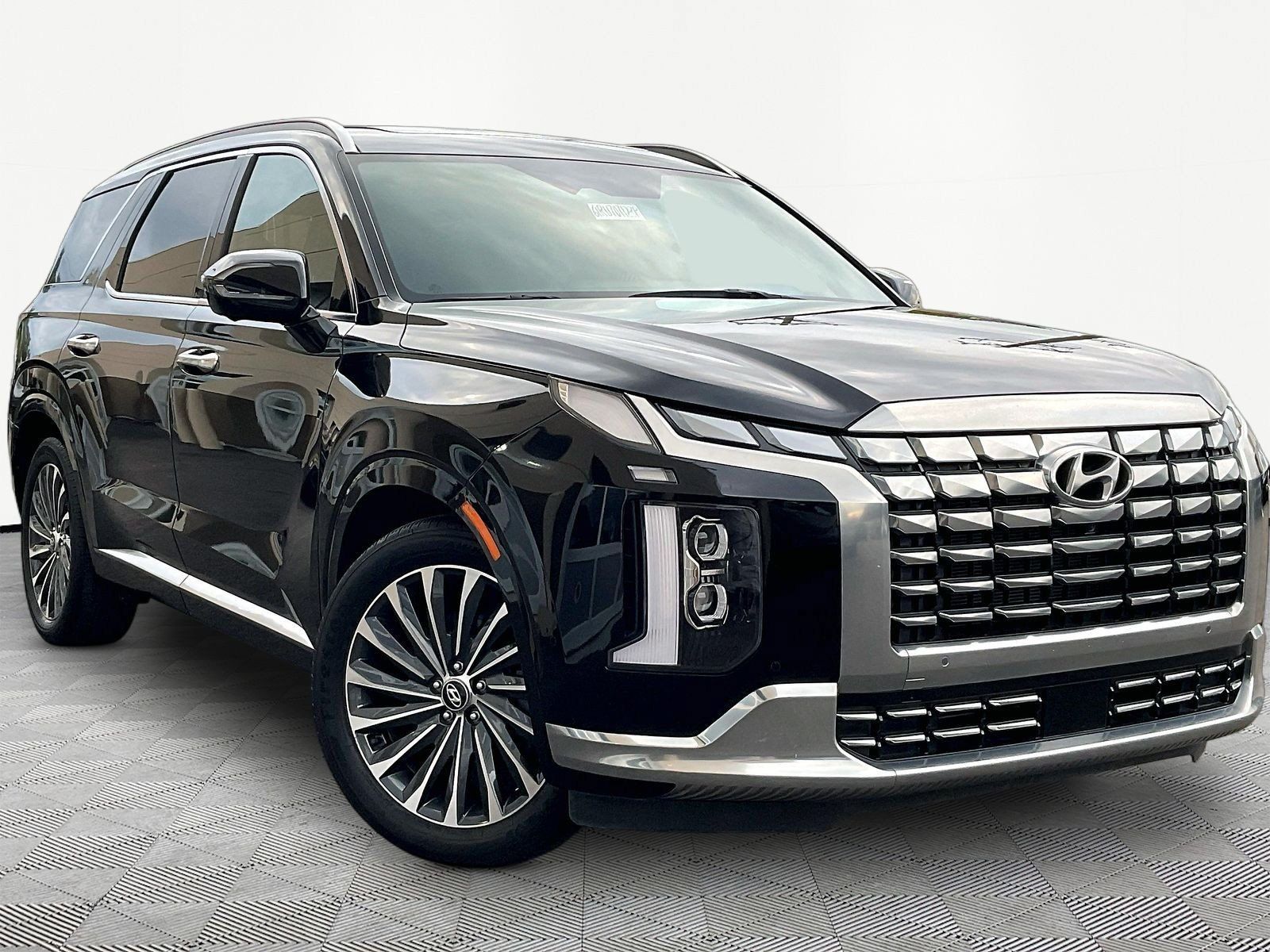 Certified 2024 Hyundai Palisade Calligraphy AWD/4WD image 3