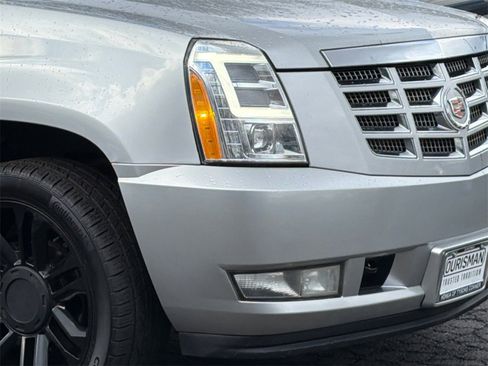 Used 2013 Cadillac Escalade Luxury image 6