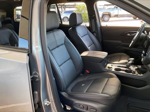 Used 2023 Chevrolet Traverse RS image 10