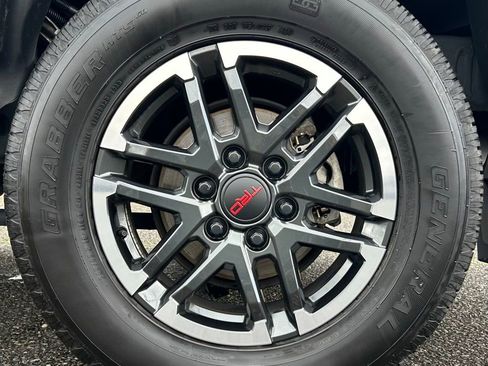 Used 2024 Toyota Tacoma TRD Sport image 27