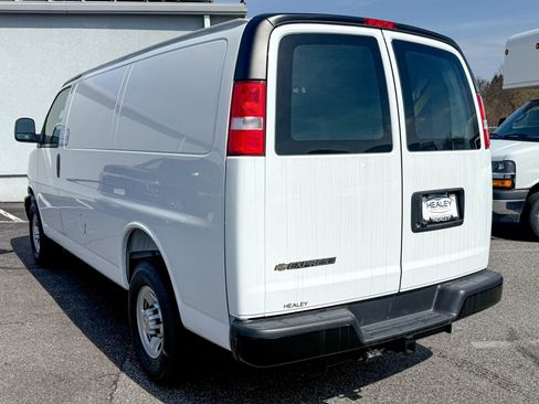 New 2025 Chevrolet Express 3500 w/ Driver Convenience Package RWD image 9