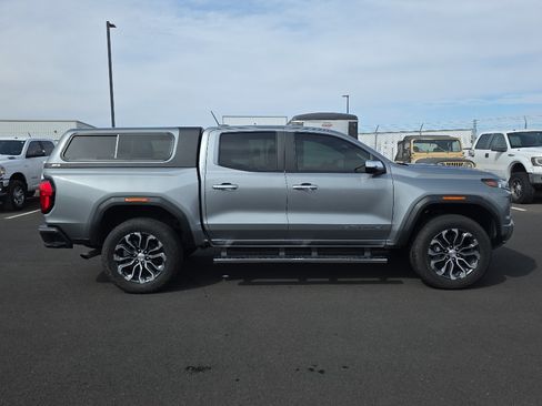 Used 2023 GMC Canyon Denali AWD/4WD image 9