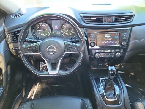 Used 2018 Nissan Rogue SL image 9