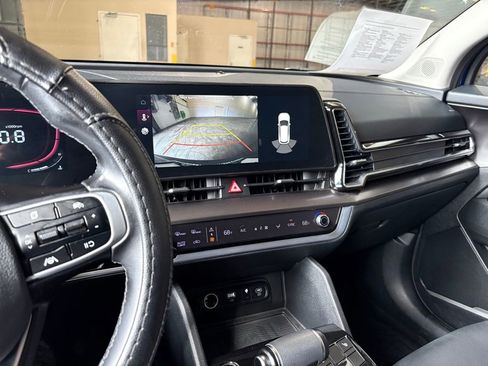 Used 2023 Kia Sportage EX image 40