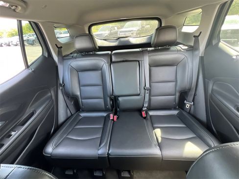 Used 2024 GMC Terrain SLT image 31