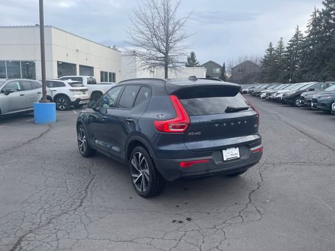 Used 2022 Volvo XC40 T5 R-Design w/ Advanced Package image 6
