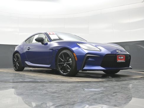 Used 2025 Toyota GR86 Premium w/ ALL Weather Mat Package (TMS) image 26